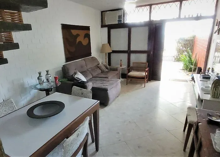 Casa Ampla E Arejada, Apenas 100 Metros Do Mar