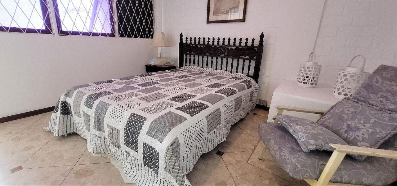 Casa Ampla E Arejada, Apenas 100 Metros Do Mar